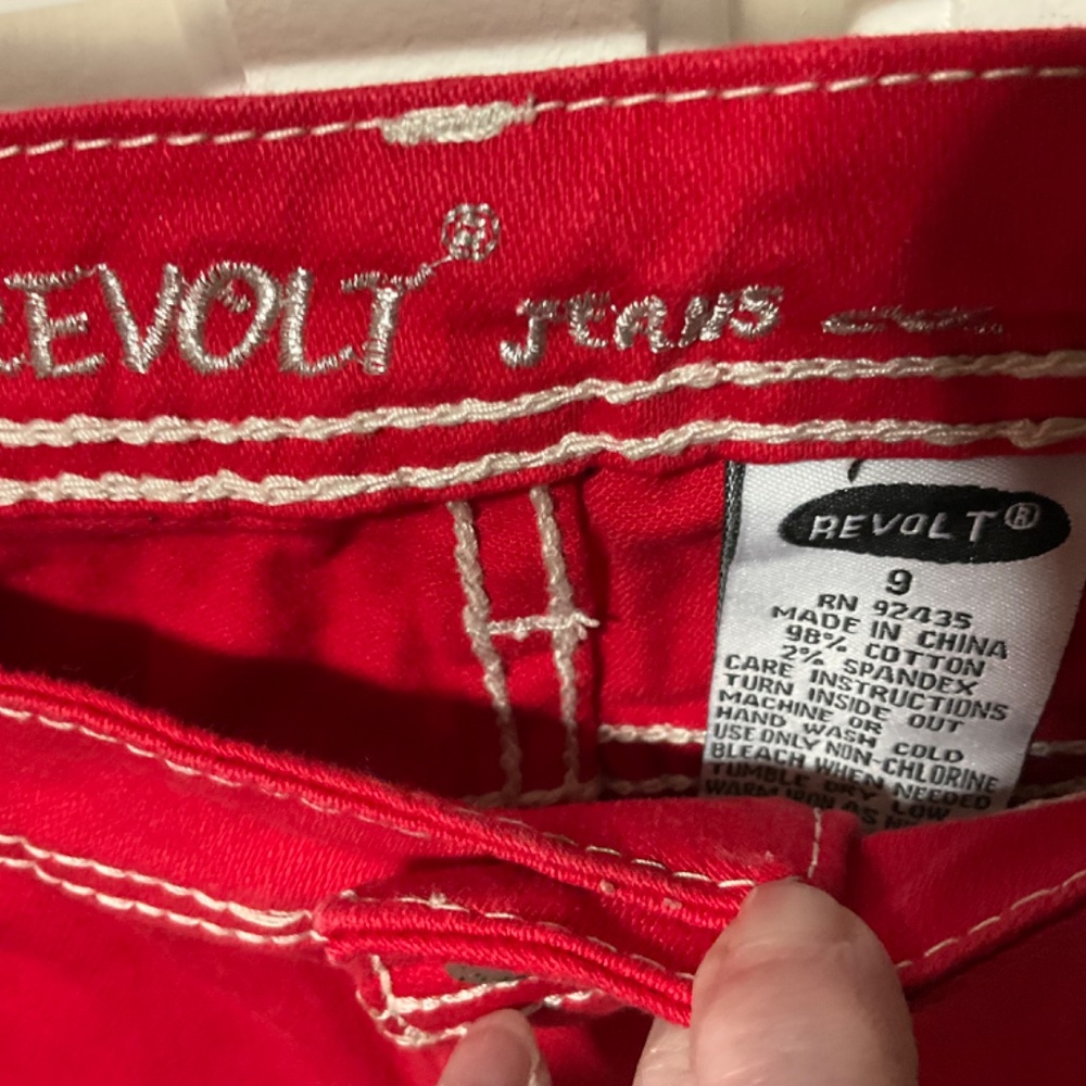 Ladies Red Apple jeans, embroidered apple back pockets, so cute! NWT flare - Picture 6 of 9